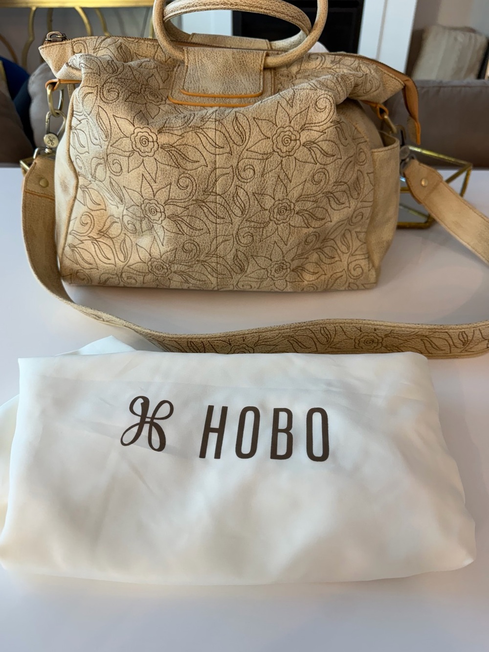HOBO SHEILA LARGE SATCHEL GOLD LEAF - Picture 5 of 8